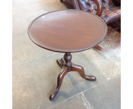 A GEORGIAN STYLE REPRODUCTION TRIPOD TABLE   H61CM