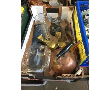 GLASS ASHTRAY AND A GLASS TABLE LAMP BASE