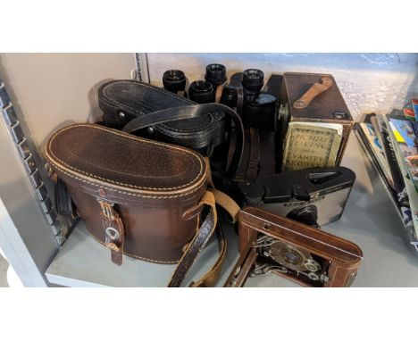 Vintage photographic equipment and accessories to include a VEST pocket Kodak Series III, a Pirma Special, an Ensign box came