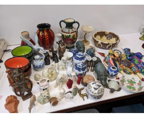 A mixed lot of collectables to include a Poole Pottery vase, three cinnabar snuff boxes, oriental ginger jars, a Wedgwood min