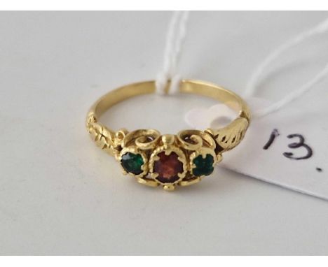 A VICTORIAN RUBY AND EMERALD RING SET IN GOLD SIZE M 2,2 GMS