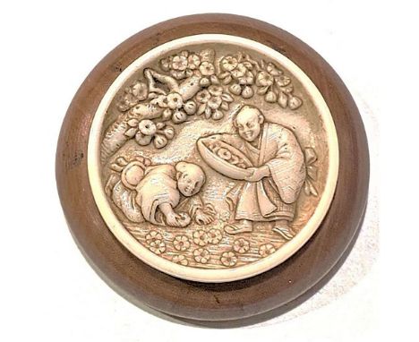 1 Large 19th century figural button set in wood.This lot, also from Nikki Deals collection is a wonderful example of molded s