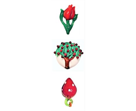 3 Medium realistic shaped modern artist lampwork glass buttons.This lot includes beautifully hand crafted glass lampwork butt