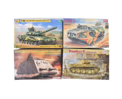 Model Kits - a collection of x4 assorted plastic model kits of Military / Tank interest to include; Dragon 1/35 scale German 