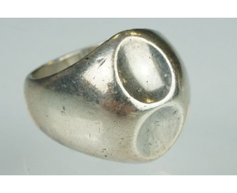 Hans Hansen Danish silver ring, two concave indentations to the head, tapered shoulders, ring size N½ 