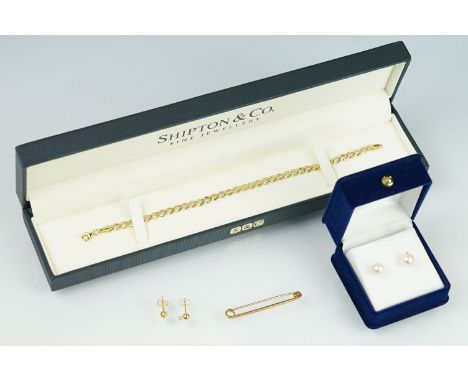 9ct yellow and white gold bracelet, lobster clasp, length approx 18.5cm; pair of 9ct gold cultured pearl stud earrings; a pai