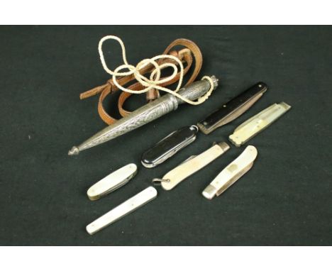 Collection of mother of pearl fruit knives to include one Victorian fork (hallmarked 1866), silver bladed fruit knife (Sheffi