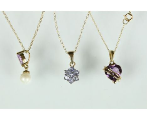 Amethyst 9ct yellow gold pendant necklace, heart shaped mixed cut amethyst claw and cage set, fine link 9ct yellow gold chain