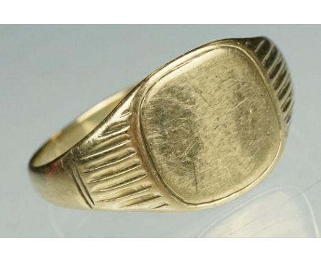 9ct yellow gold signet ring, plain polished rounded square head, dimensions approx 12.5mm x 13mm, textured tapered shoulders,