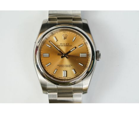 Rolex Oyster Perpetual Superlative Chronometer gentlemen's wrist watch. The watch having a white grape dial, white baton mark