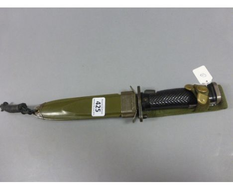 American USM8AI PWH bayonet / fighting knife with scabbard