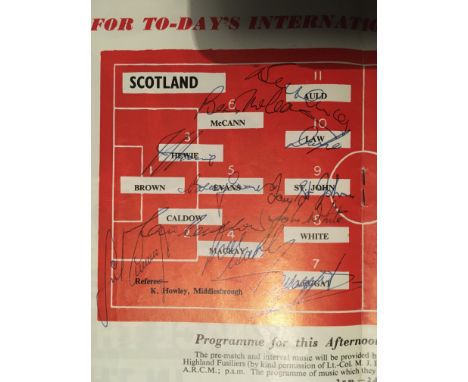 1959 Scotland Team Signed Football Programme: Team page of home match v Wales signed by 11 Scotland players. Also a 1961 Engl