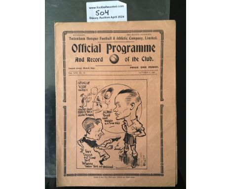 37/38 Tottenham v Manchester United Football Programme: Excellent condition league match dated 9 10 1937. No team changes.