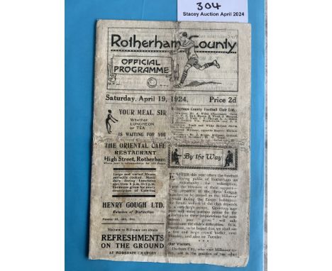 1923 - 1924 Rotherham County v Durham Football Programme: Poor/fair condition 3rd division match with no team changes. Wear t