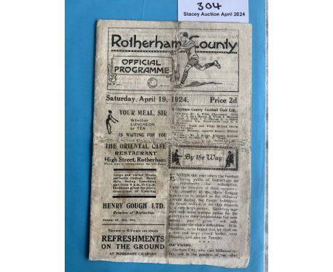 1923 - 1924 Rotherham County v Durham Football Programme: Poor/fair condition 3rd division match with no team changes. Wear t