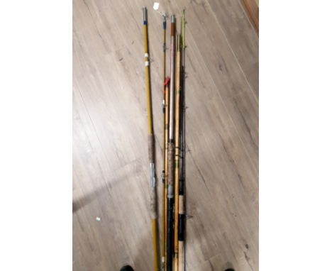A BUNDLE OF VINTAGE FISHING RODS