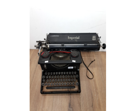 VINTAGE IMPERIAL MANUAL TYPE WRITER