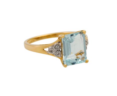   Ring mit Aquamarin und kleinen Brillanten zus. ca. 0,09 ct,   ca. LGW (I-J)/VS, GG 14K, 3 g, RW: 57, Ende 20. Jh., leichte 