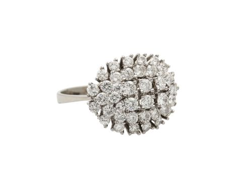   Ring mit Brillanten zus. ca. 2 ct,   ca. LGW (I)/SI-P1, WG 14K, 6,1 gr, Ringweite 54, 1970er/80er Jahre, leichte Tragespure