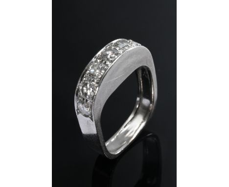 Weißgold 750 Ring mit 7 Brillanten (zus. ca. 1.40ct/SI/W) in quadratischer Ringschiene, Handarbeit, um 1970, 6,8g, Gr. 56