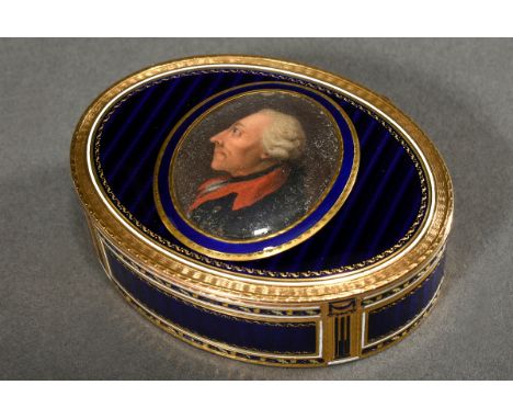 Ovale Schnupftabakdose mit feinem Portrait "Friedrich II. von Preußen" auf dem Deckel und allseitigem blauem Guilloché Emaill