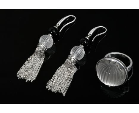 3 Diverse Teile Lalique Schmuck in Art Deco Façon mit Onyx, mattierten Swarowski Kristall Elementen und Kettenquasten, Silber