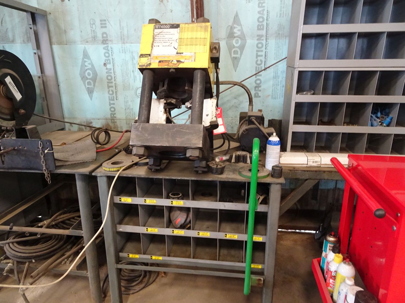 EATON WEATHERHEAD ET4000 HYDRAULIC HOSE CRIMPER, HAS ELECTRIC OVER