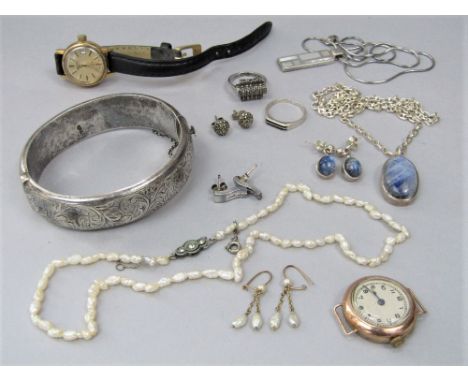 A mixed lot to include a 9ct 1940s watch head, silver and labradorite set comprising necklace and earrings, sterling silver b