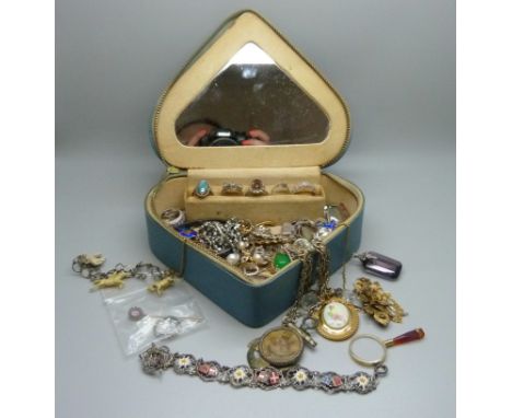 A box of jewellery including 9ct gold/silver ring, stick pin, etc. 