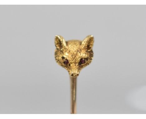 An Early 20th Century 18ct Gold and Ruby Mounted Tie/Cravat Pin, Realistically Modelled as a Foxes Head, 1.6gms 
