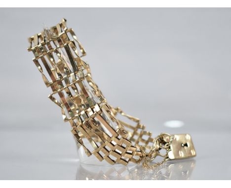 A Six Bar Gate Link 9ct Gold Bracelet, Rectangular Padlock Clasp Stamped for R&amp;G Ltd, 13.7gms 