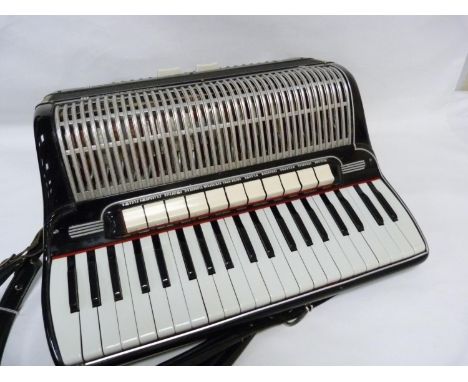 Soprani Di Silvio Recanati 120 bass accordian   