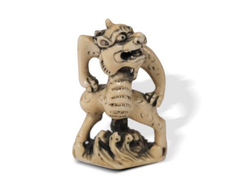 Netsuke FabelwesenJapanUm 1900Höhe 5 cm, Breite 3 cm
