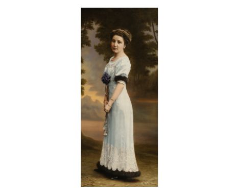 Unbekannter MalerPortrait einer eleganten jungen DameUm 1900 Öl auf Leinwand79 x 36 cm, mit Rahmen 90,5 x 47 cm