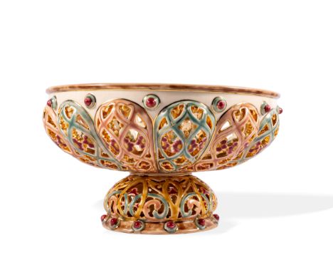 TischaufsatzZsolnay, PécsUm 1895/1900Porzellan-Fayence, farbig und gold gemalter floraler Dekor, tlw. durchbrochenUnterglasur