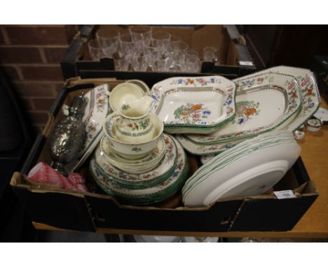 A TRAY OF ASSORTED CERAMICS ETC TO INCLUDE A TREEN FRUIT BOWL, SPODE DINNERWARE, SILVER PLATED CASTOR ETC. 