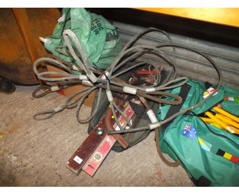 A QUANTITY OF ASSORTED TOOLS