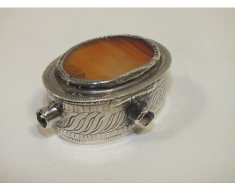 AN UNUSUAL HALLMARKED SILVER MULTI STONE SNUFF BOX