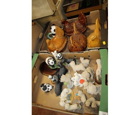 A TRAY OF ANIMAL FIGURES TOGETHER WITH A TRAY OF CERAMIC CHICKEN SHAPED DISHES (2) 