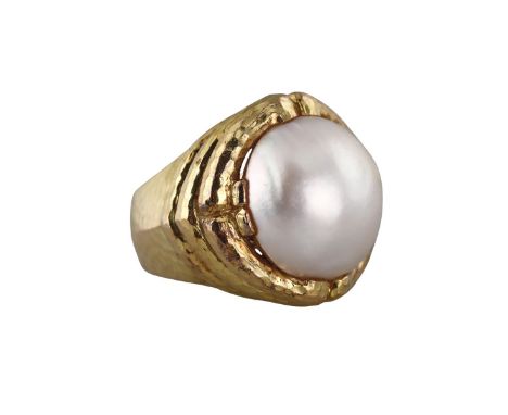  Metal  : 18k Gold   Designer  : David Webb   Gemstone  : Mabe pearl 20mm.   Measurements  : Ring size 6.75, top is 25mm in d