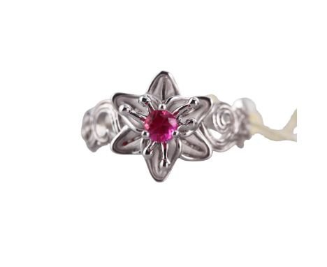  Metal  : 18k Gold    Designer  : Carrera y Carrera   Gemstone  : Ruby 0.28ct.    Measurements  :  Ring size 6.5, top is 14mm