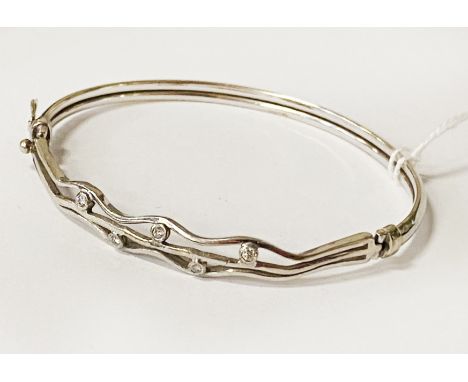 GOLD &amp; DIAMOND BANGLE - APPROX 7.4 GRAMS