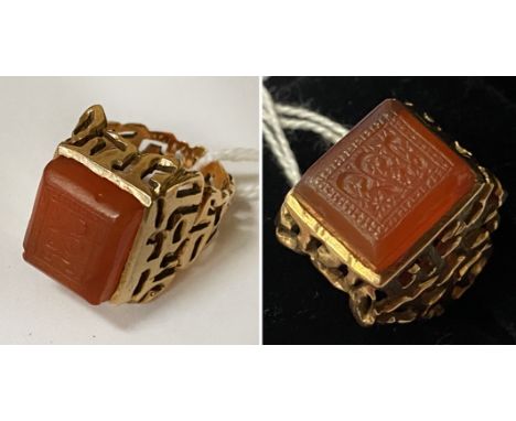 GENTS GOLD RING WITH SEAL