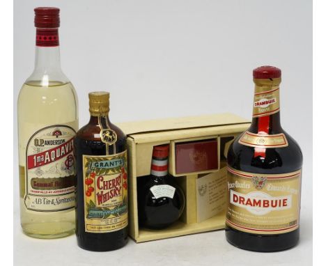 Twelve various bottles of wine, sherry and spirits and a miniature, including Drambuie, House of Commons scotch whiskey, Harv
