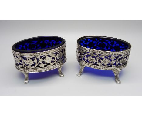 A pair of silver salts, George Unite, Birmingham 1901, 89g 