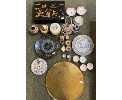 A mixed collection of items to include a cloisonné style charger, two Derby style bowls, Japanese and Chinese ceramic items, 