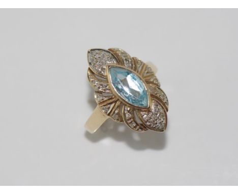 9ct yellow gold, blue topaz ring weight: approx 2.9 grams, size: K-L/5
