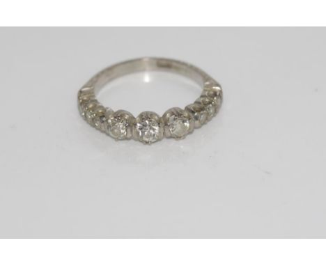 18ct ring with diamond simulants weight: approx 3.39 gram, size: K-L/5