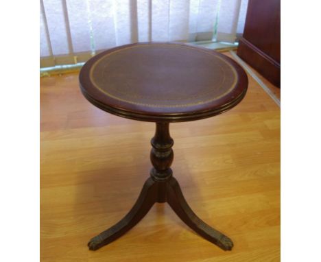 Small wine / lamp table with leather insert, 48cm high approx.