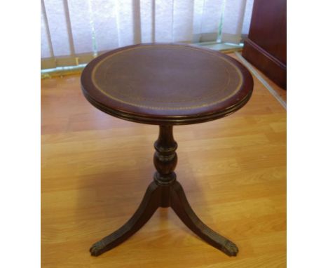 Small wine / lamp table with leather insert, 48cm high approx.